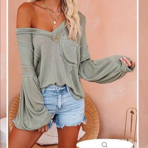 VICI Green bubble sleeve top